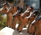 Byśki, czyli małe figurki wykonane z ciasta, przedstawiające zwierzęta gospodarskie i leśne - koniki, jelenie, kozy, baranki i inne.