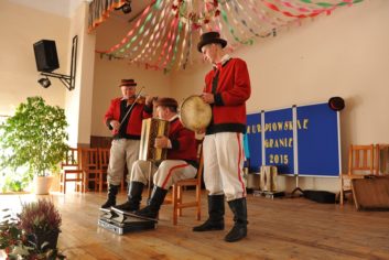 ”Kurpiowskie Granie” – a regional competition held in the Kurpie region for folk accordionists and violinists